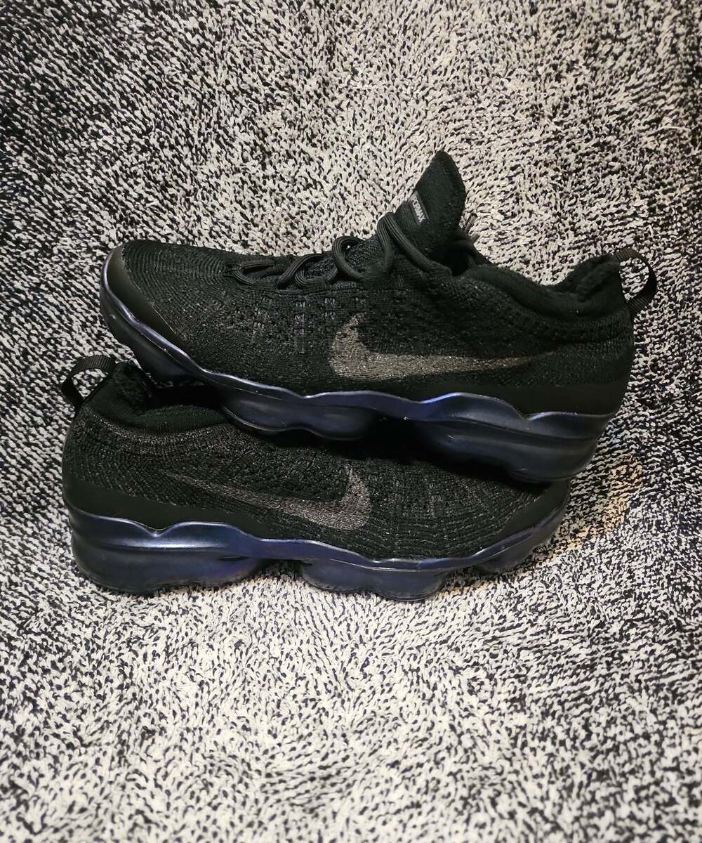 Nike Air VaporMax 2023 Flyknit Shoes Womens Size 7